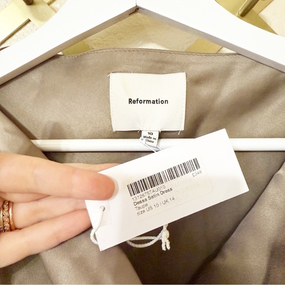 NWT Reformation Dessa Satin Maxi Slip Cowl Bias Neck Dress in Taupe size 10 - Picture 7 of 13